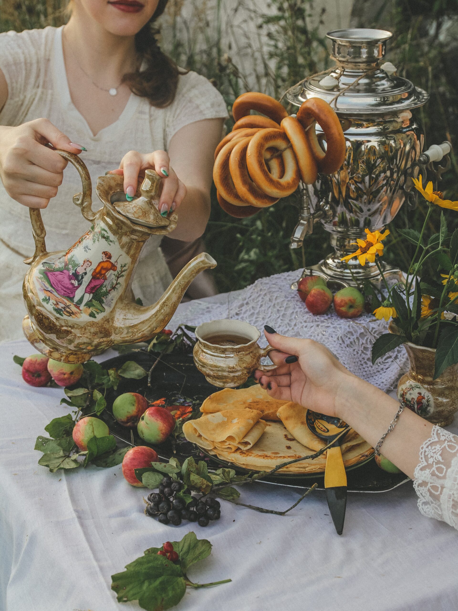 Sipping Elegance: A Guide to Tea Etiquette